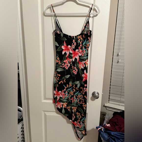 Floral print asymmetrical dress - Picture 2 of 3